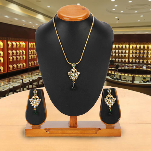 Foxy Avon Nistha Kundan Pendant and Earrings Set<br> Foxy Avon Nistha Kundan Pendant and Earrings Set<br>