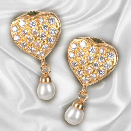 Scintillating Heart Shaped Pearl and Rhinestone studded Pair of Earrings Scintillating Heart Shaped Pearl and Rhinestone studded Pair of Earrings