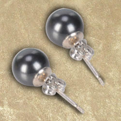 Dashing Genuine Pearl Tops Earrings Set in Grey Dashing Genuine Pearl Tops Earrings Set in Grey