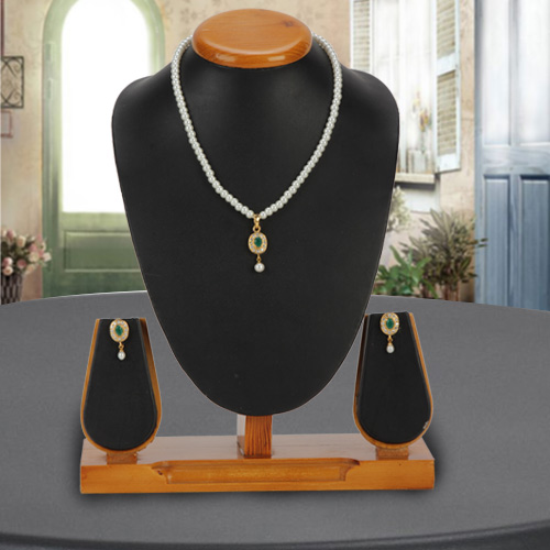Lovely Design Pearl Pendent N Earring Set Lovely Design Pearl Pendent N Earring Set