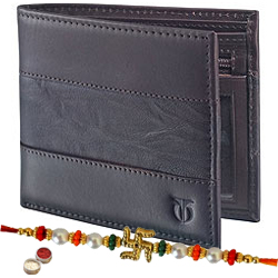 Conventional yet very stylish leather wallet from Titan for gents Conventional yet very stylish leather wallet from Titan for gents