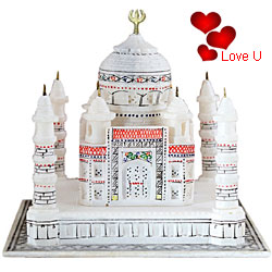 Intricately carved Delicately designed Tajmahal in a elegant box to you dear ones Intricately carved Delicately designed Tajmahal in a elegant box to you dear ones