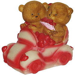 Remarkable Couple Teddy with Hearts in a Car Remarkable Couple Teddy with Hearts in a Car