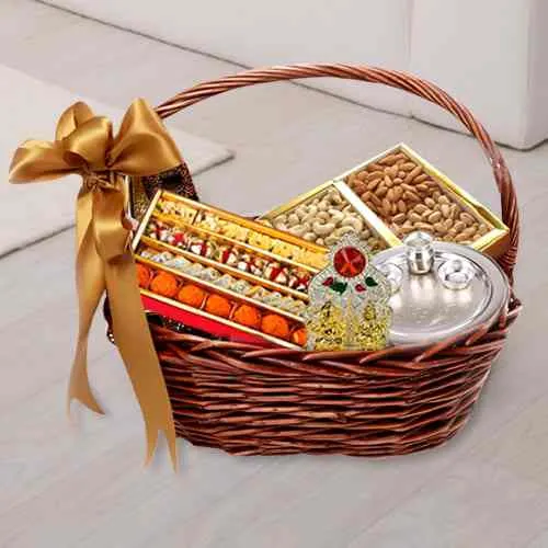 Remarkable Divinity Gift Hamper Basket