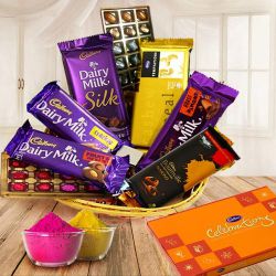 Delightful Gift Hamper Basket with Various Products Delightful Gift Hamper Basket with Various Products