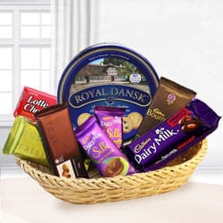 Graceful Festive Carnival Chocolate Hamper Graceful Festive Carnival Chocolate Hamper