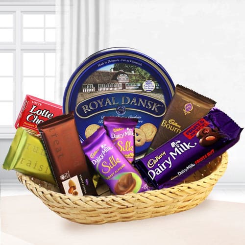 Graceful Festive Carnival Chocolate Hamper Graceful Festive Carnival Chocolate Hamper