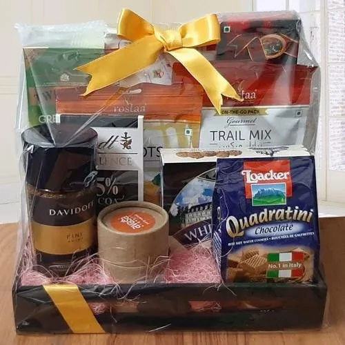 Blissful Gourmet Basket for Mothers Day Celebration Blissful Gourmet Basket for Mothers Day Celebration