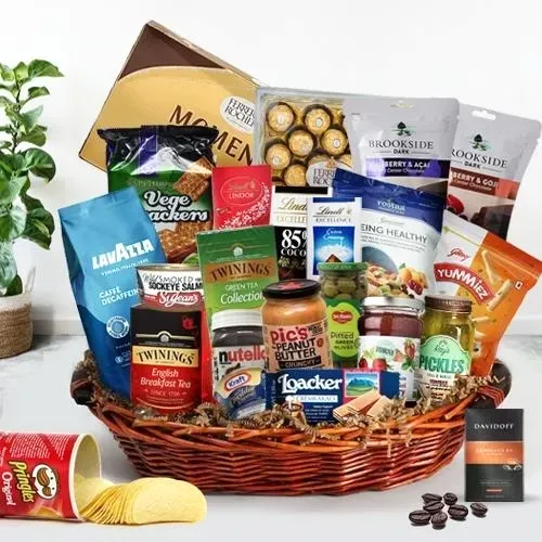 Exclusive Goodies Gift Hamper