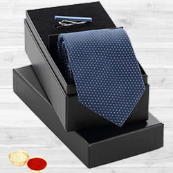 Fitting Charm Gift Pack for Gents with free Roli Tilak and Chawal Fitting Charm Gift Pack for Gents with free Roli Tilak and Chawal