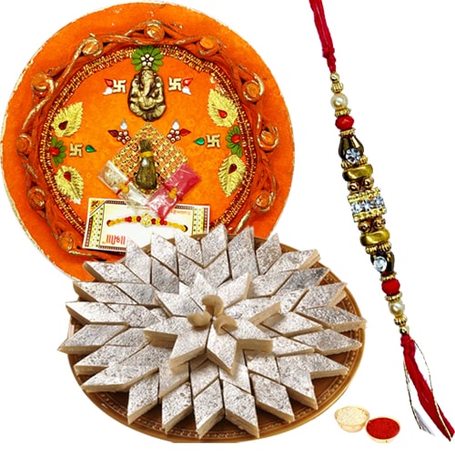 Arresting Gift of Appetizing Kaju Katli <font color=#FF0000>Haldiram</font>s Sweet and Wonderful Pooja Thali Arresting Gift of Appetizing Kaju Katli <font color=#FF0000>Haldiram</font>s Sweet and Wonderful Pooja Thali