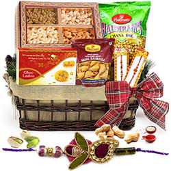 Admirable Rakhi Hamper Admirable Rakhi Hamper