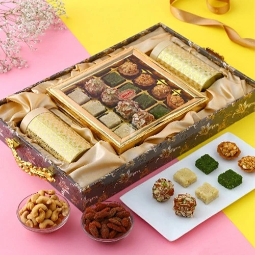 Special Sweets with Nuts Gift Box