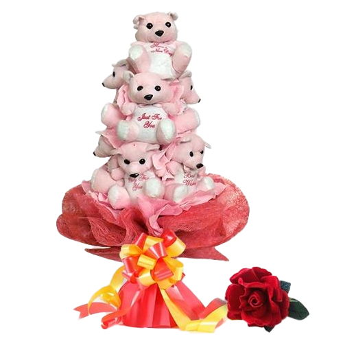 Pretty Valentine Bouquet of Teddy Bears Pretty Valentine Bouquet of Teddy Bears
