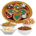 Thali with Almonds, Raisen, Cashews & Pistas Thali with Almonds, Raisen, Cashews & Pistas