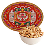 Eye-Catching Gift of Spicy Cashew Nuts with One Thali Eye-Catching Gift of Spicy Cashew Nuts with One Thali