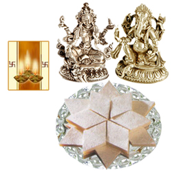 Laxmi Ganesh Idol with Kaju Katli Laxmi Ganesh Idol with Kaju Katli