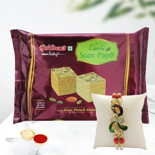 Showy Rakhi N Soan Papdi Gift Pack
