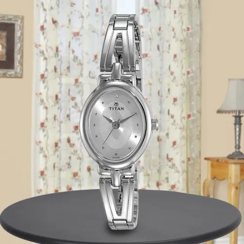 Remarkable Titan Karishma Revive Analog Womens Watch Remarkable Titan Karishma Revive Analog Womens Watch